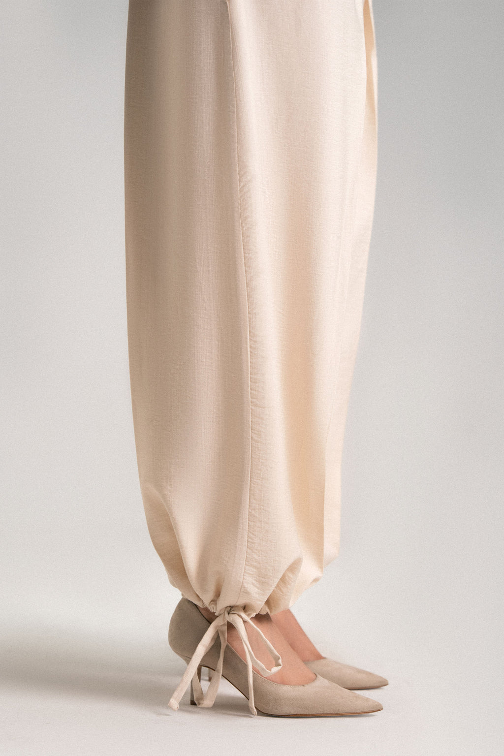 PLEATED BALLOON PANTS